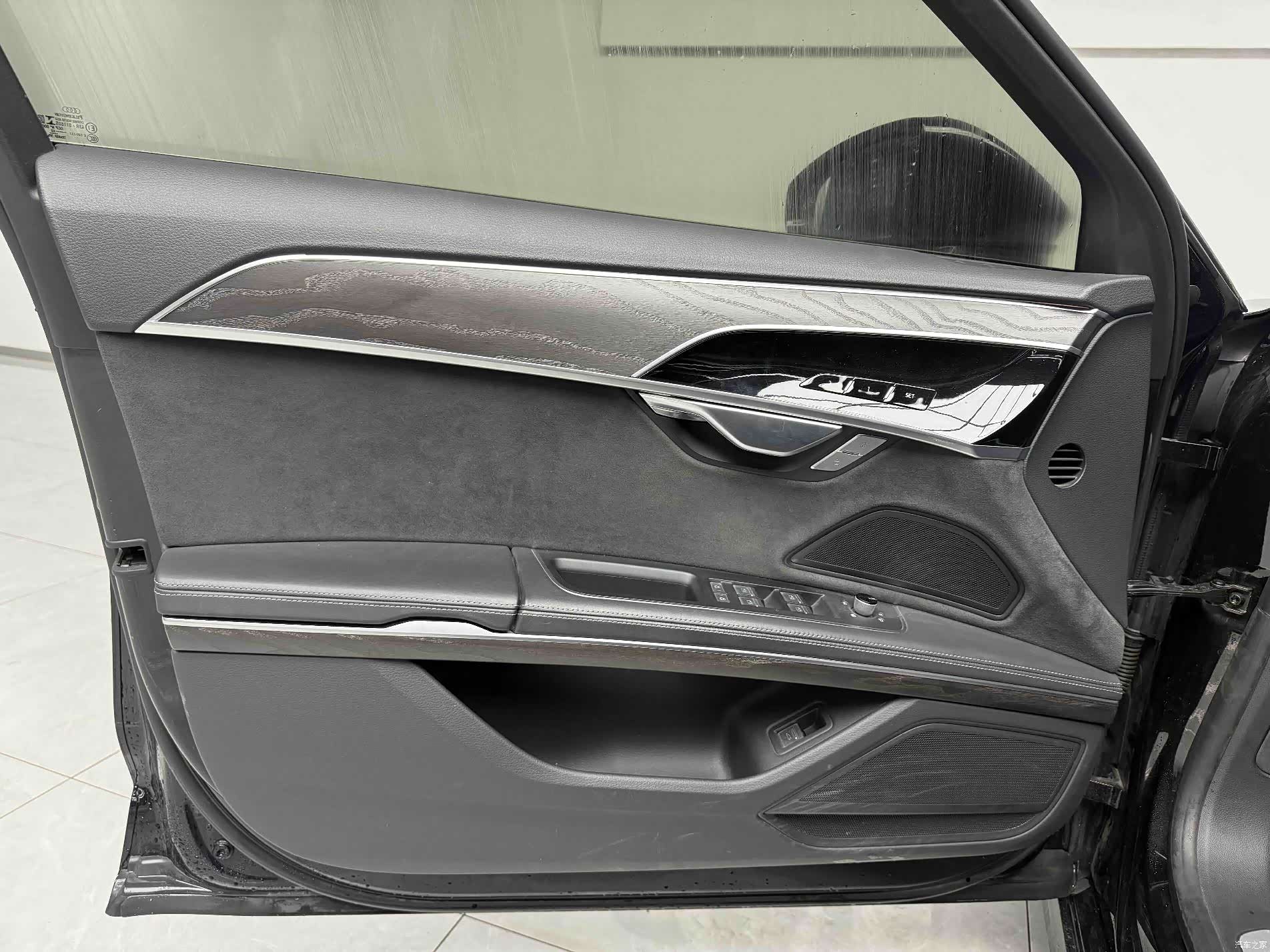 Audi A8L, 2023 16