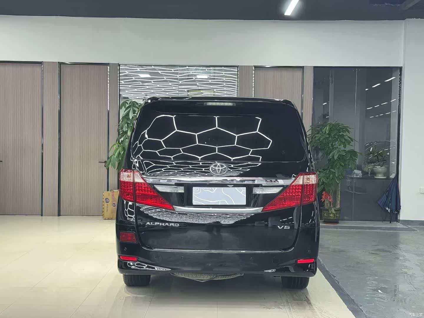 Toyota Alphard, 2012 9
