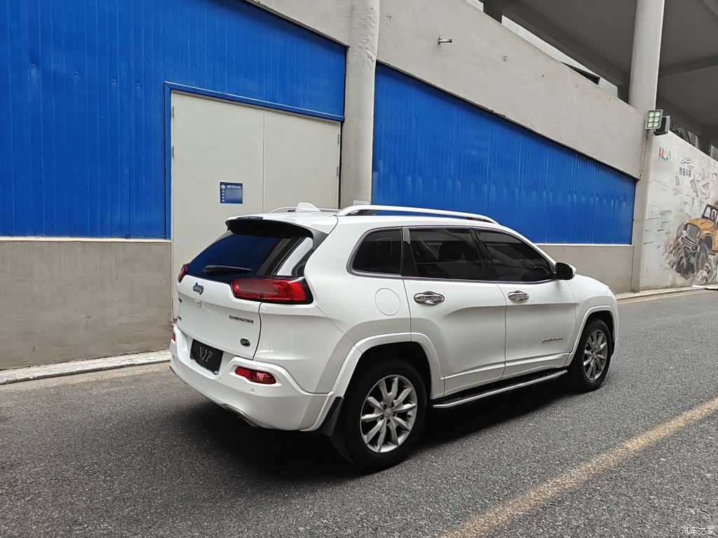 Jeep Cherokee, 2018 10