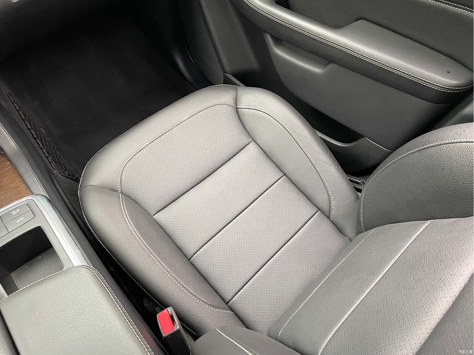 Mercedes-Benz M-Class, 2015 11