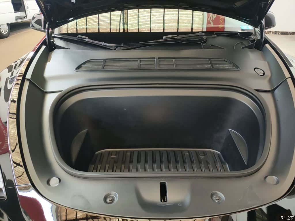 Tesla Model Y, 2022 20