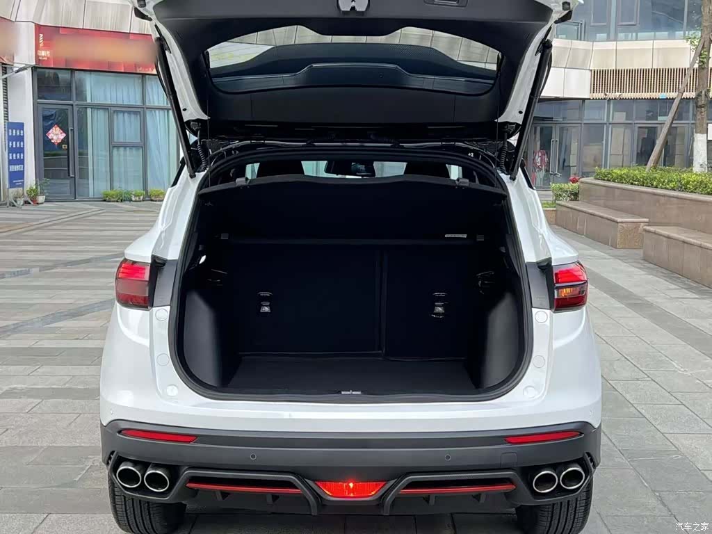 Geely Coolray, 2021 19
