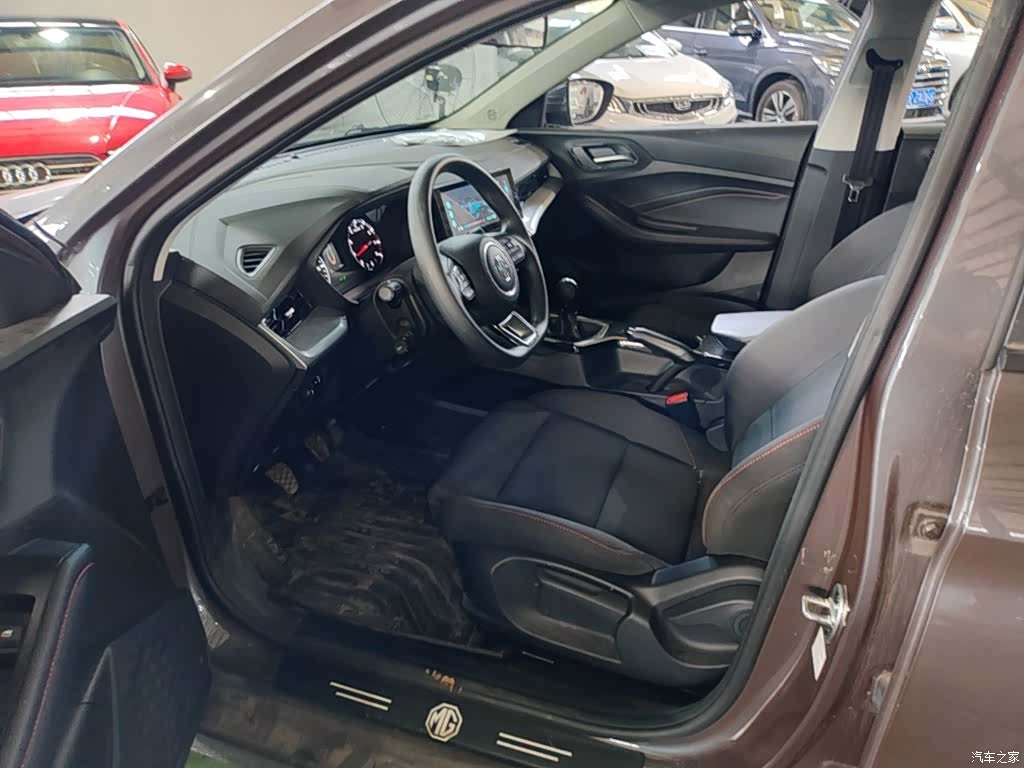 MG MG5, 2025 15