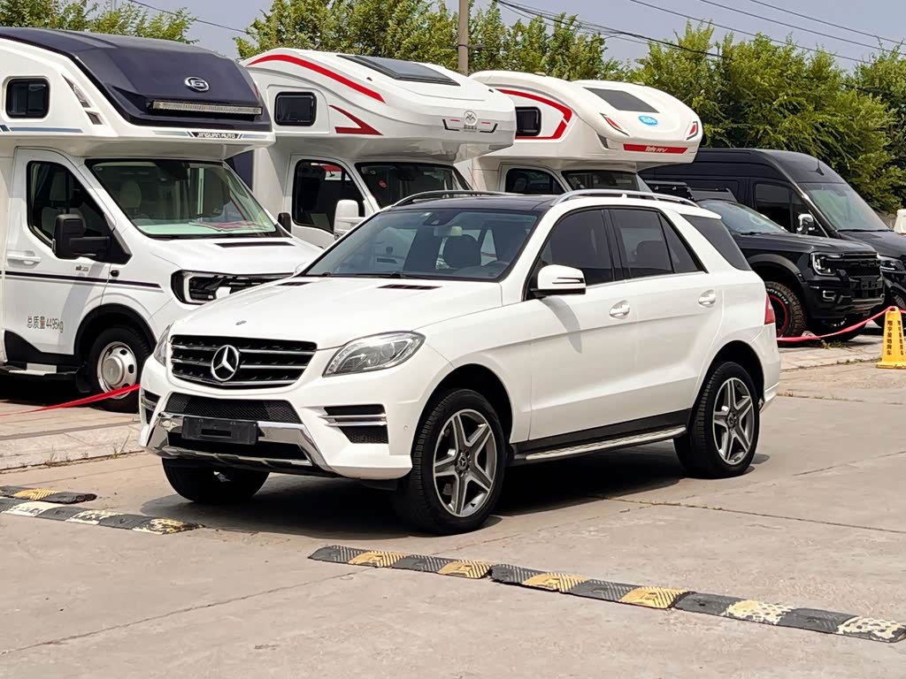 Mercedes-Benz M