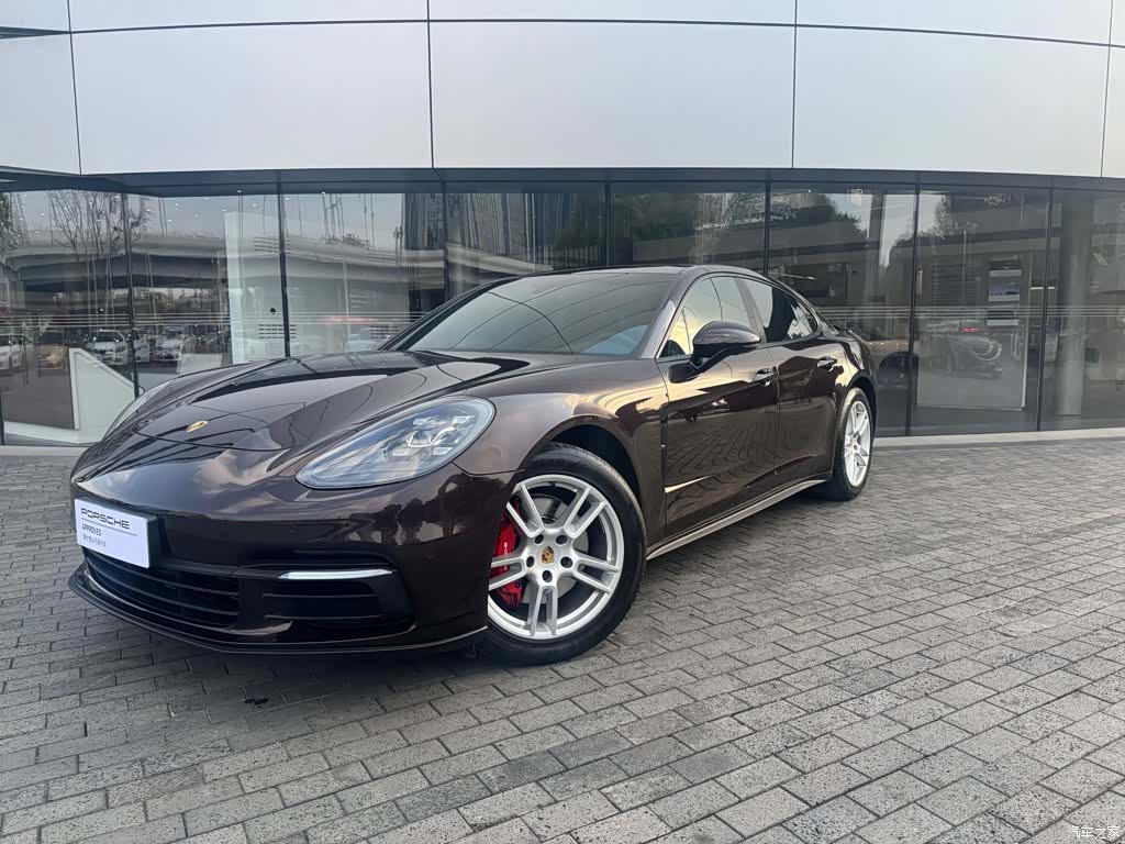 Porsche Panamera, 2017 1