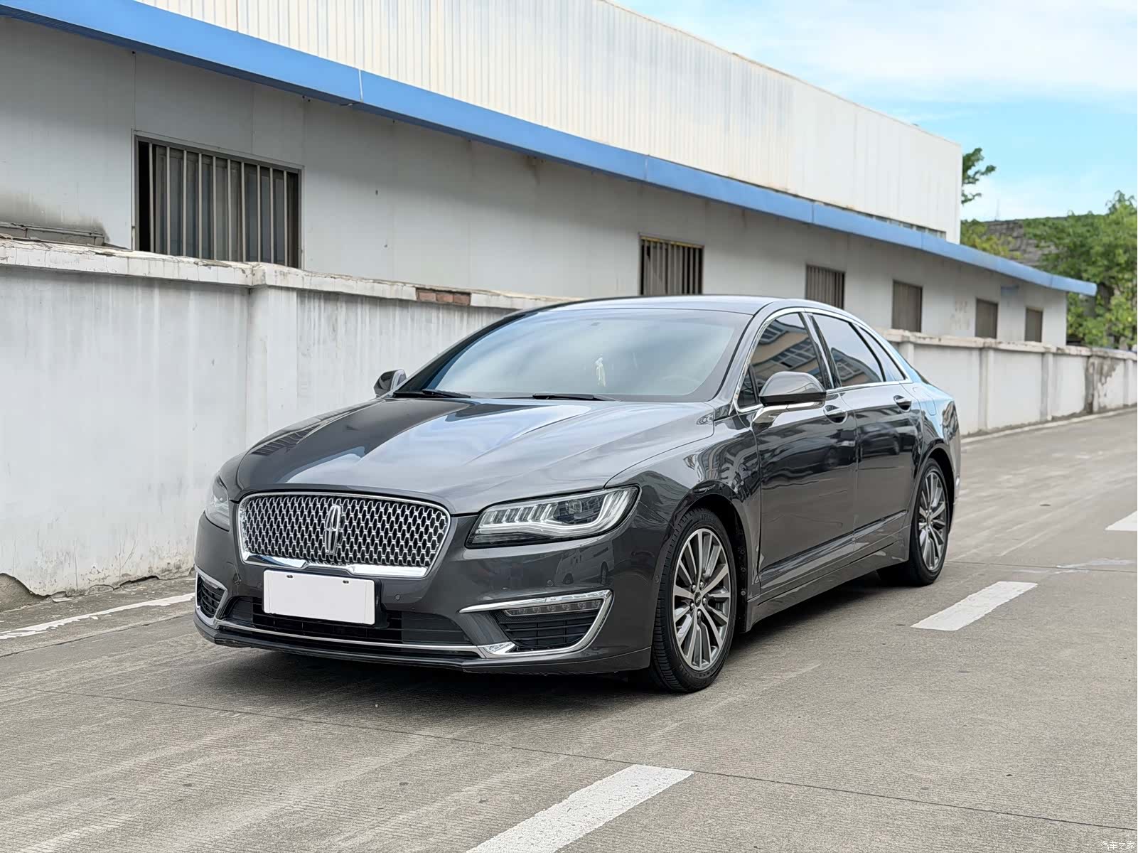 Lincoln MKZ, 2016 1