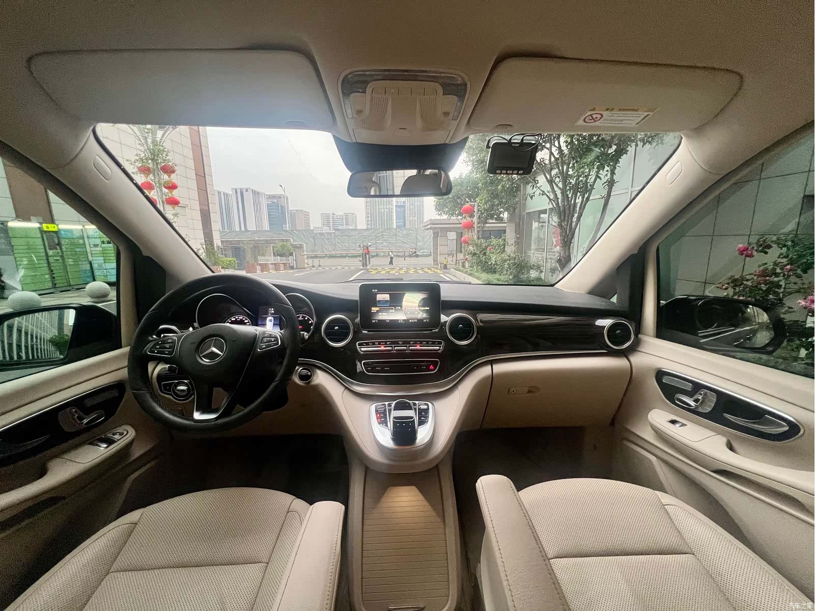 Mercedes-Benz V-Class, 2018 14