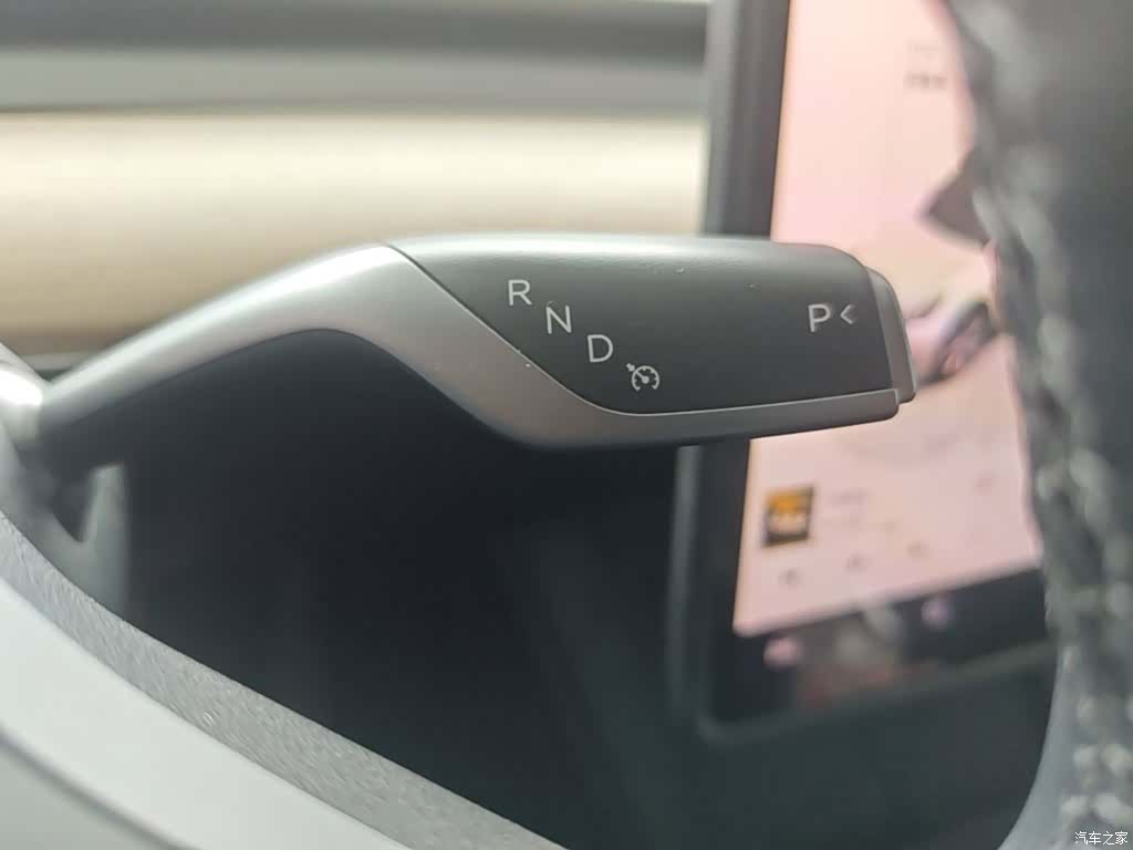 Tesla Model Y, 2023 14