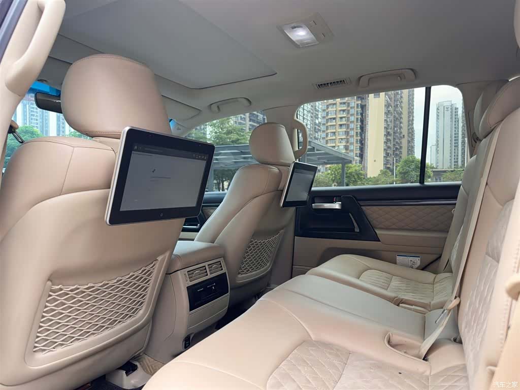 Toyota Land Cruiser, 2020 11