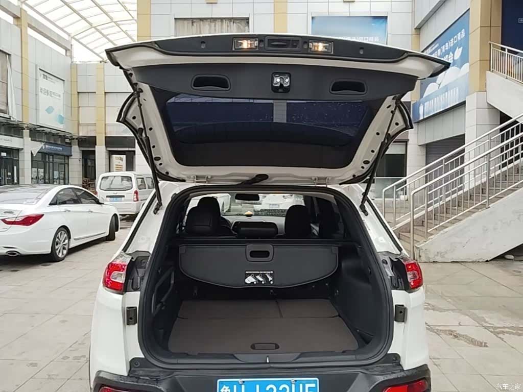 Jeep Cherokee, 2016 19