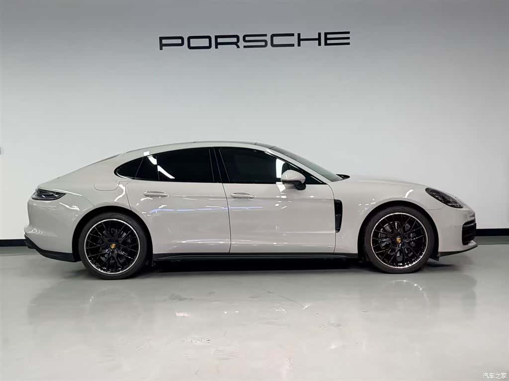Porsche Panamera, 2024 2