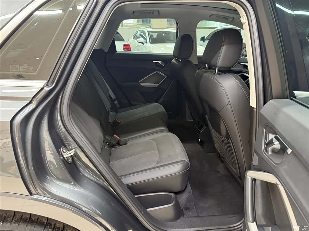 Audi Q3, 2023 10