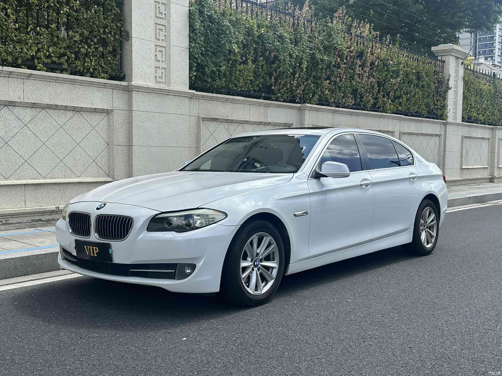 BMW 5 Series, 2010 1