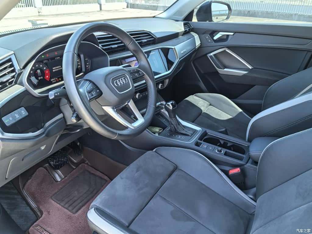 Audi Q3, 2022 11