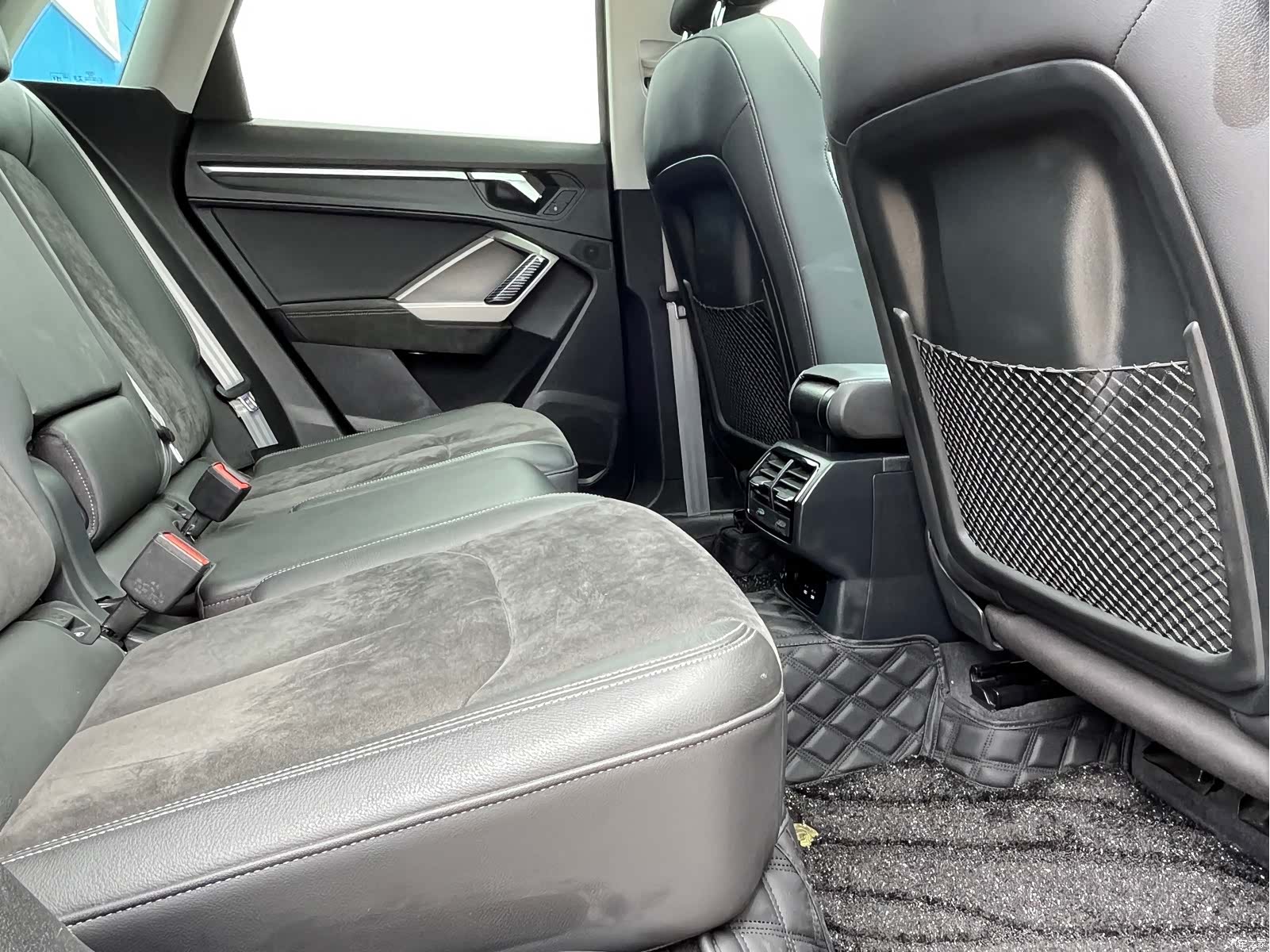 Audi Q3, 2022 11