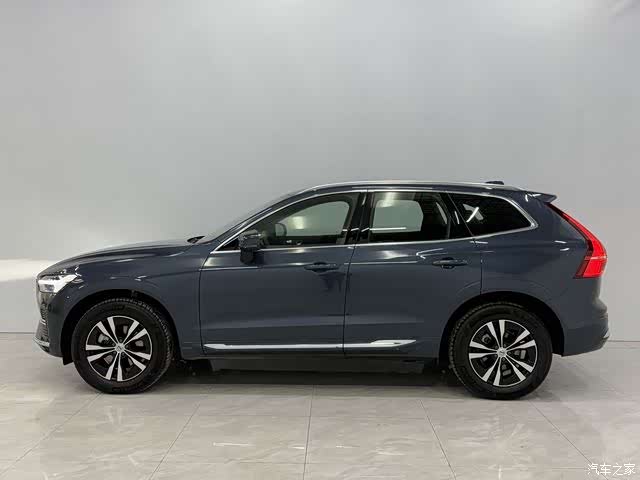 Volvo XC60, 2025 4