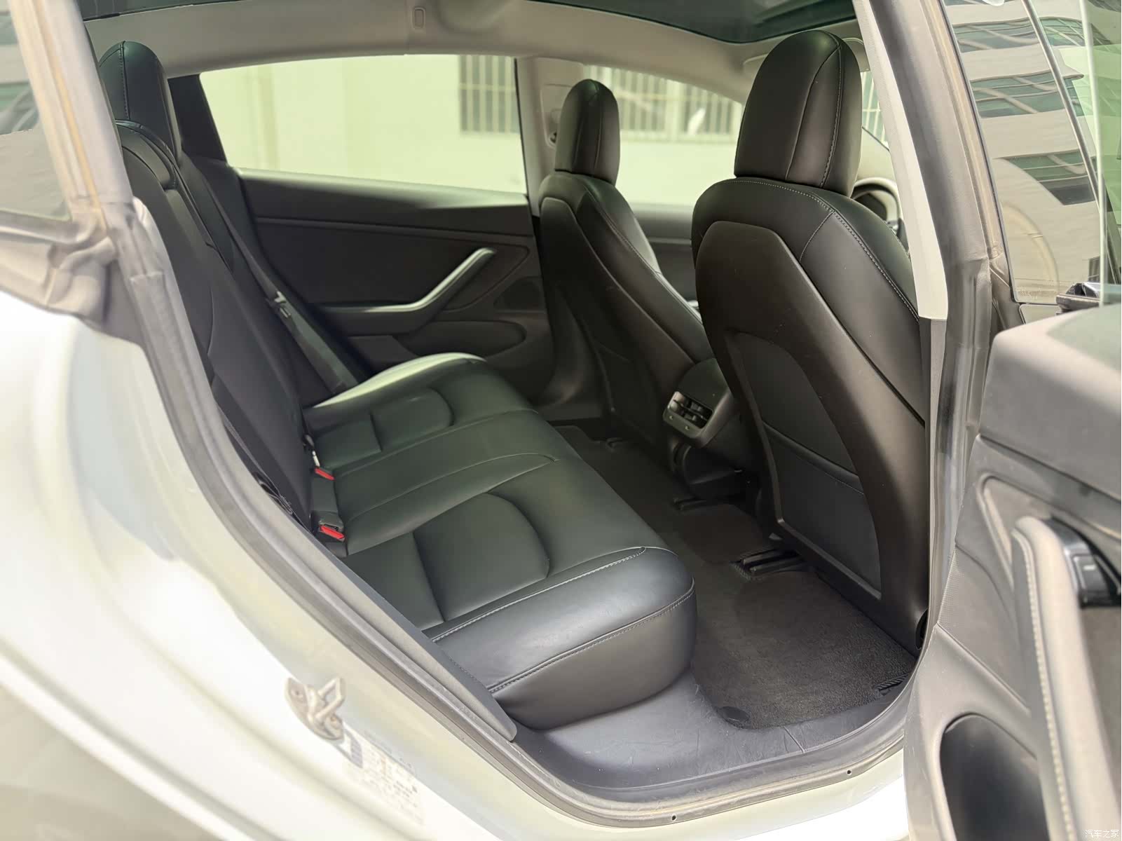 Tesla Model 3, 2020 10