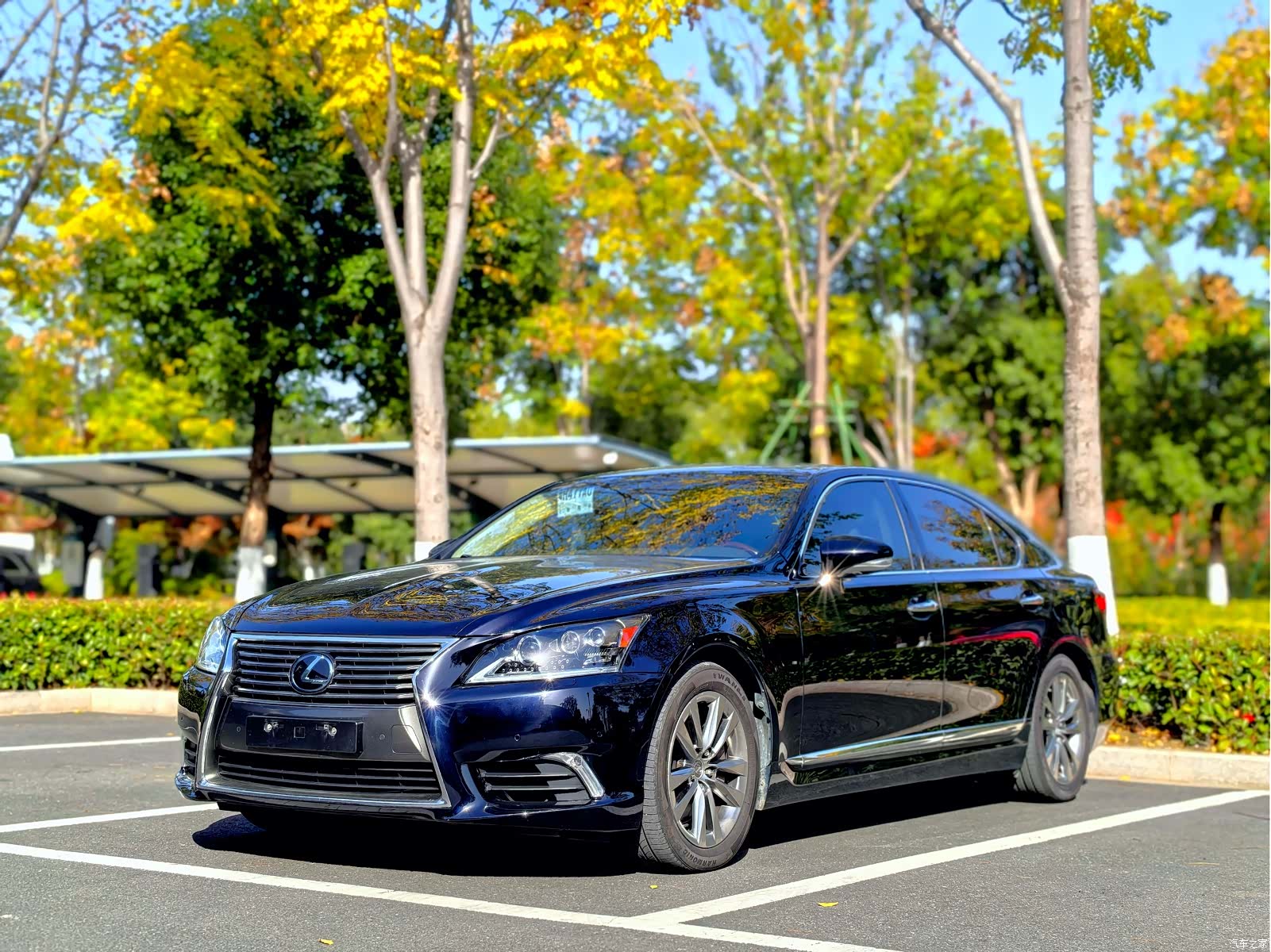 Lexus LS, 2015 1