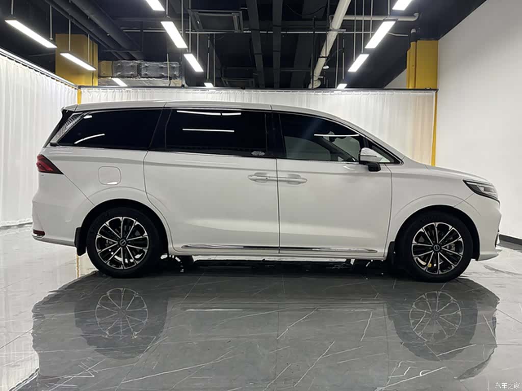 Roewe iMAX8, 2021 7