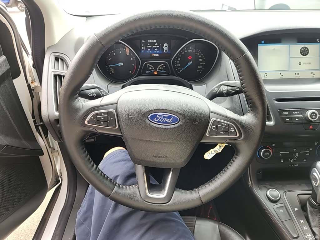 Ford Focus, 2017 11