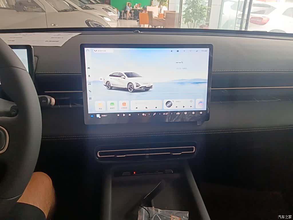 Wuling Starlight, 2025 13
