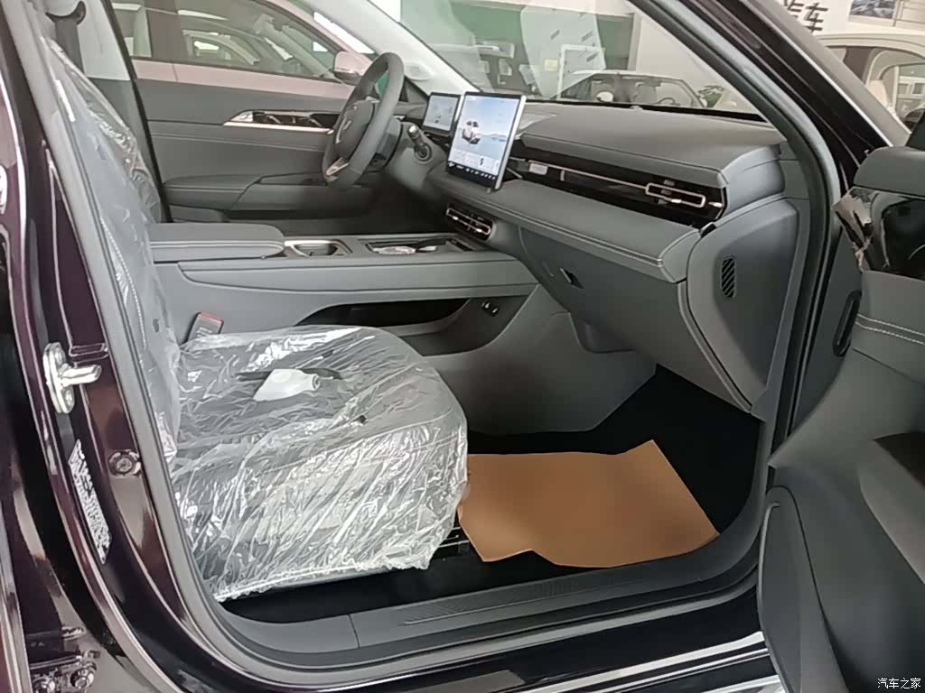 Wuling Starlight, 2025 25
