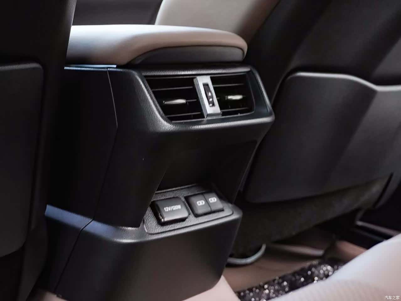 Lexus ES, 2022 11