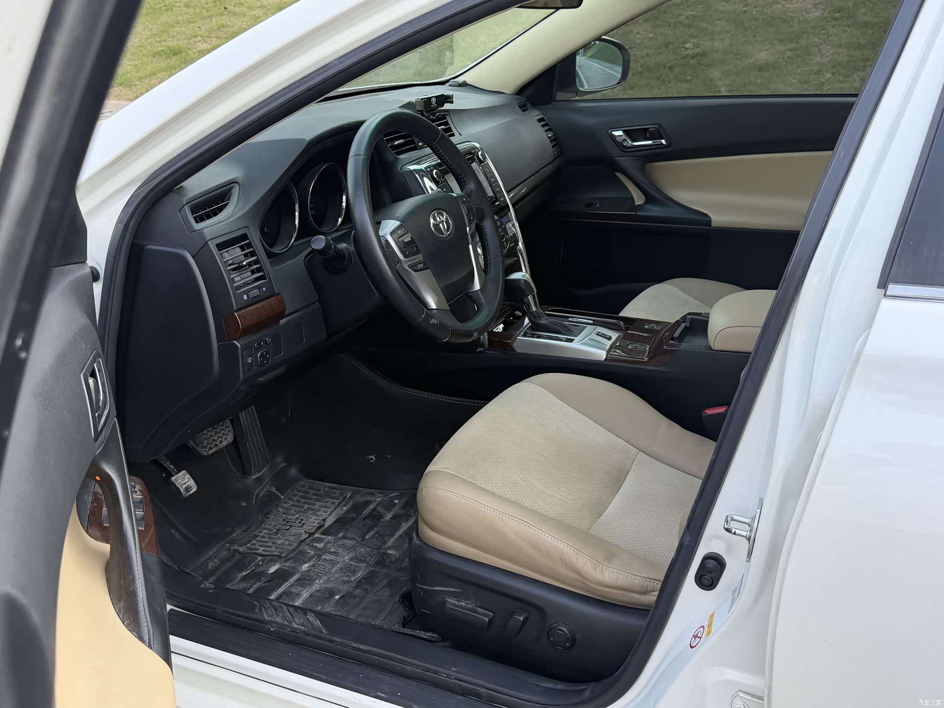 Toyota 2.5V, 2015 10