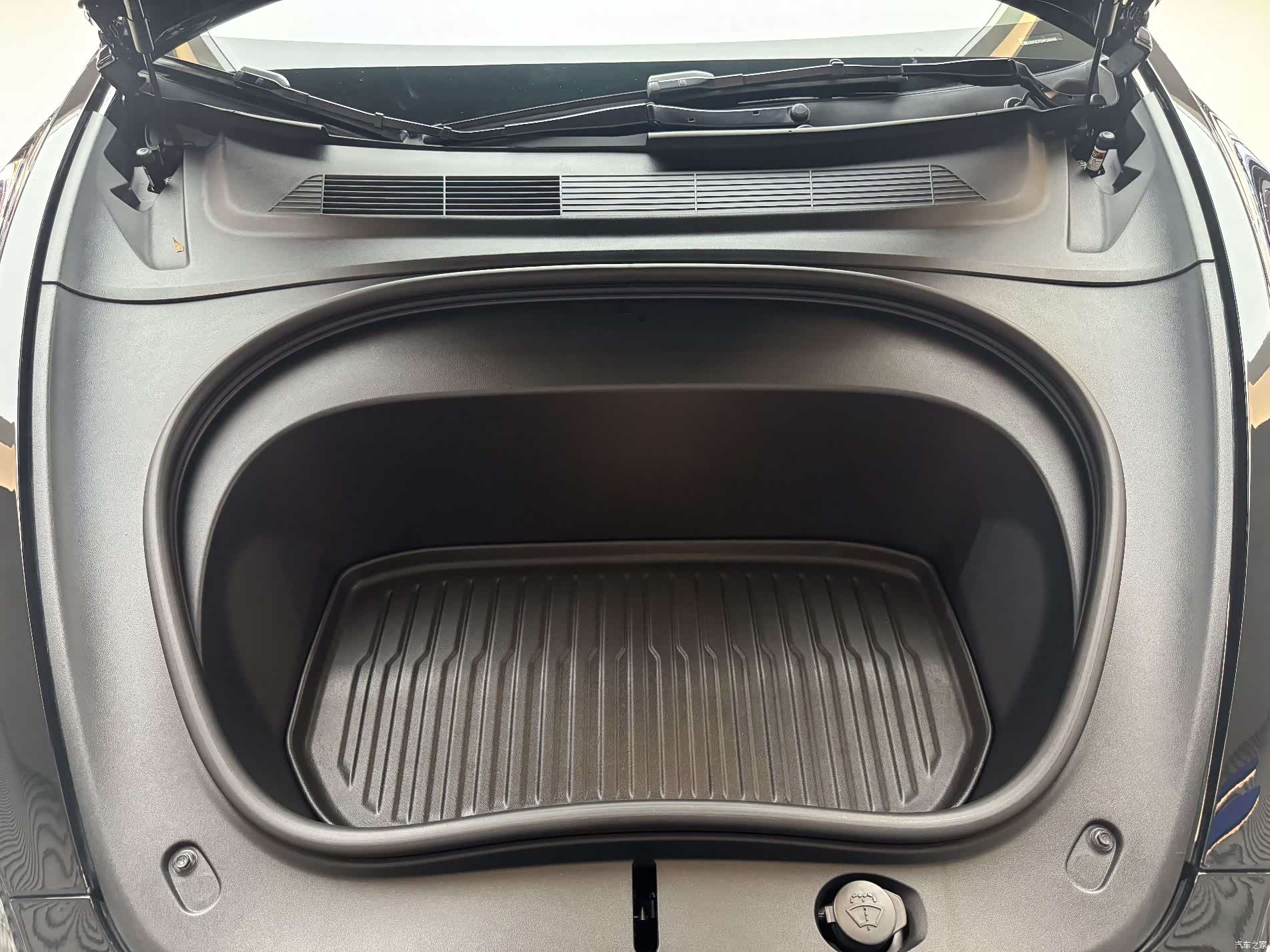 Tesla Model 3, 2023 9