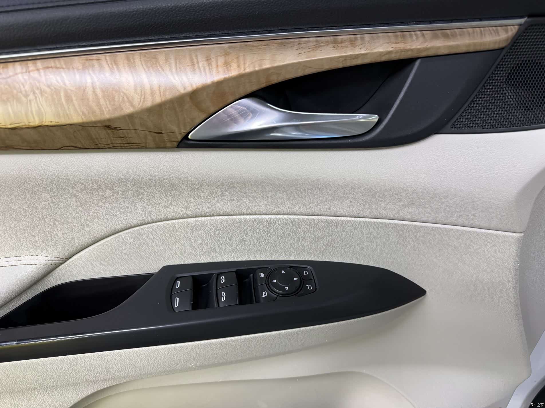 Buick GL8, 2017 28