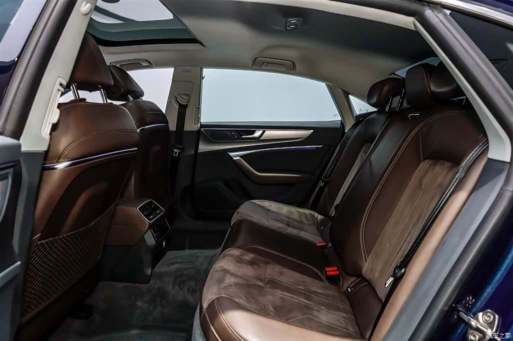 Audi A7L, 2024 10