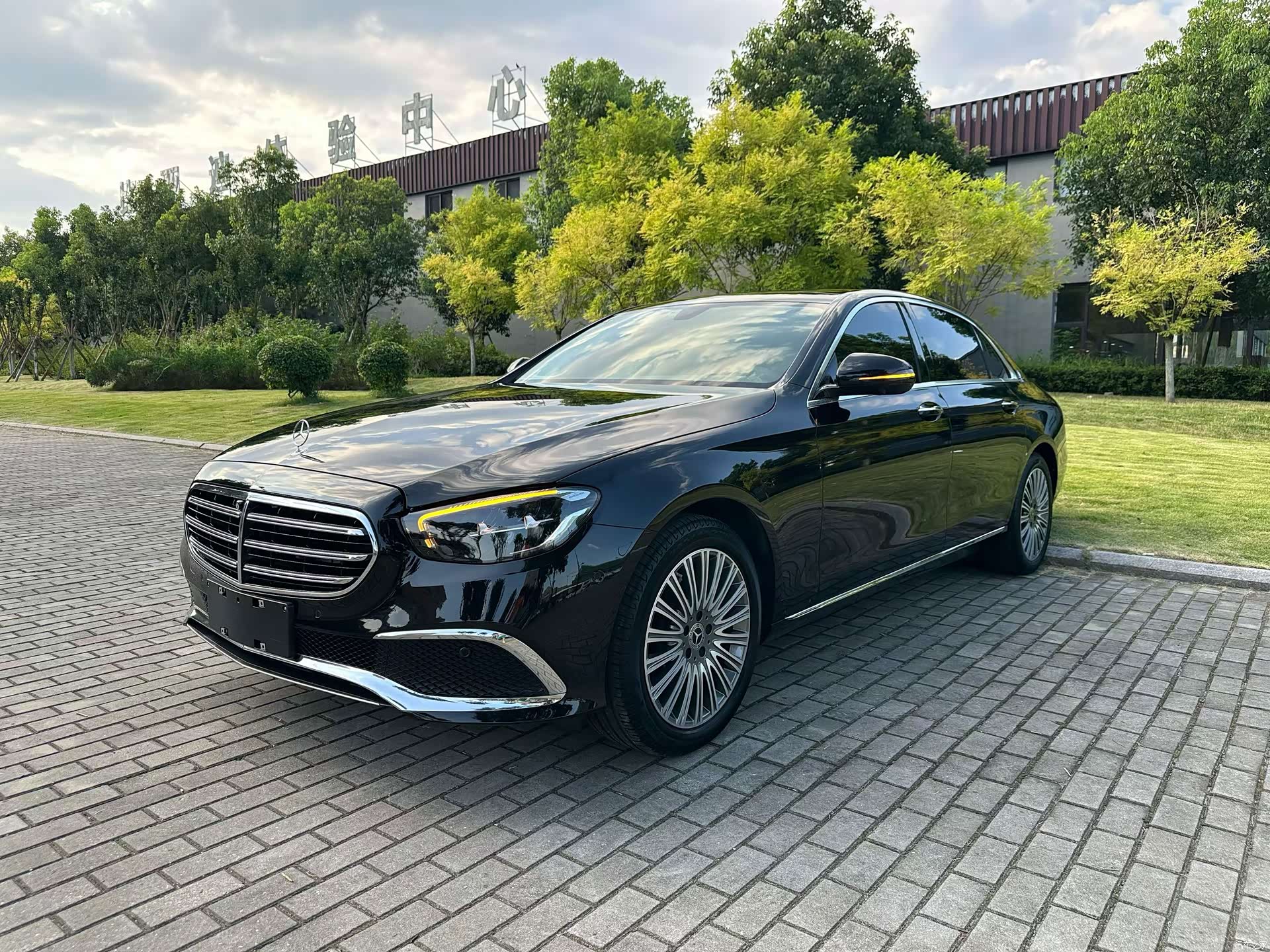 Mercedes-Benz E-Class, 2023 1
