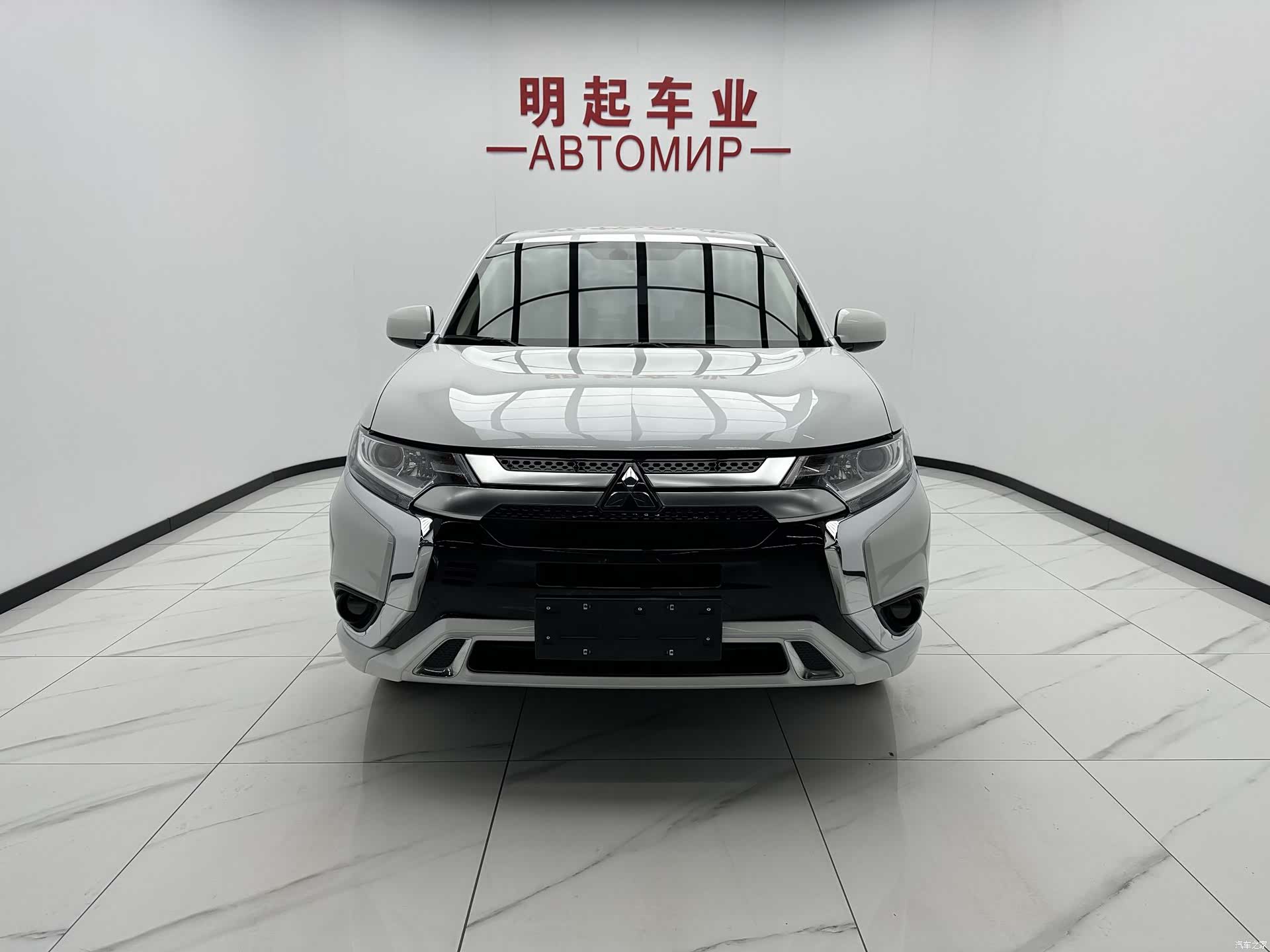 Mitsubishi Outlander, 2023 2