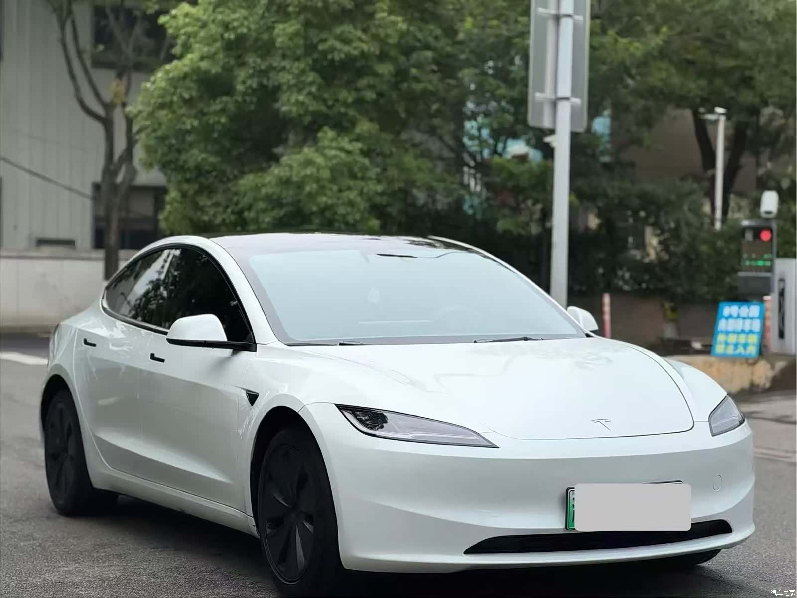 Tesla Model 3, 2025 12