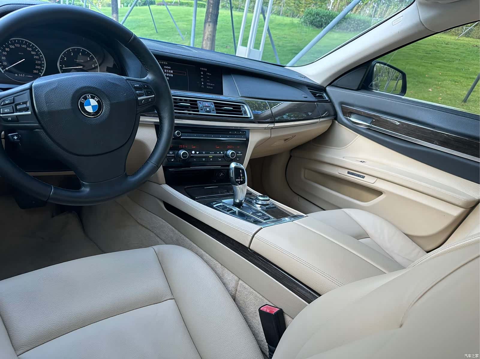 BMW 7 Series, 2010 9