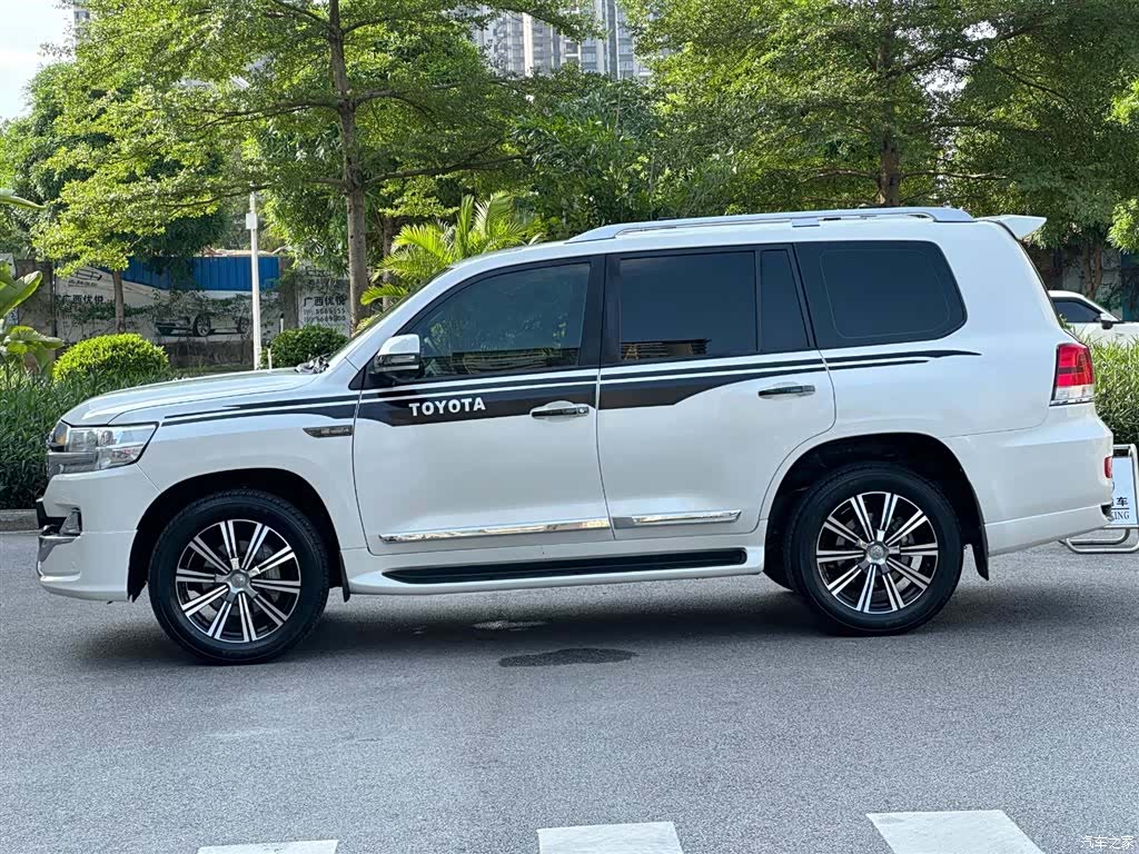 Toyota Land Cruiser, 2020 6