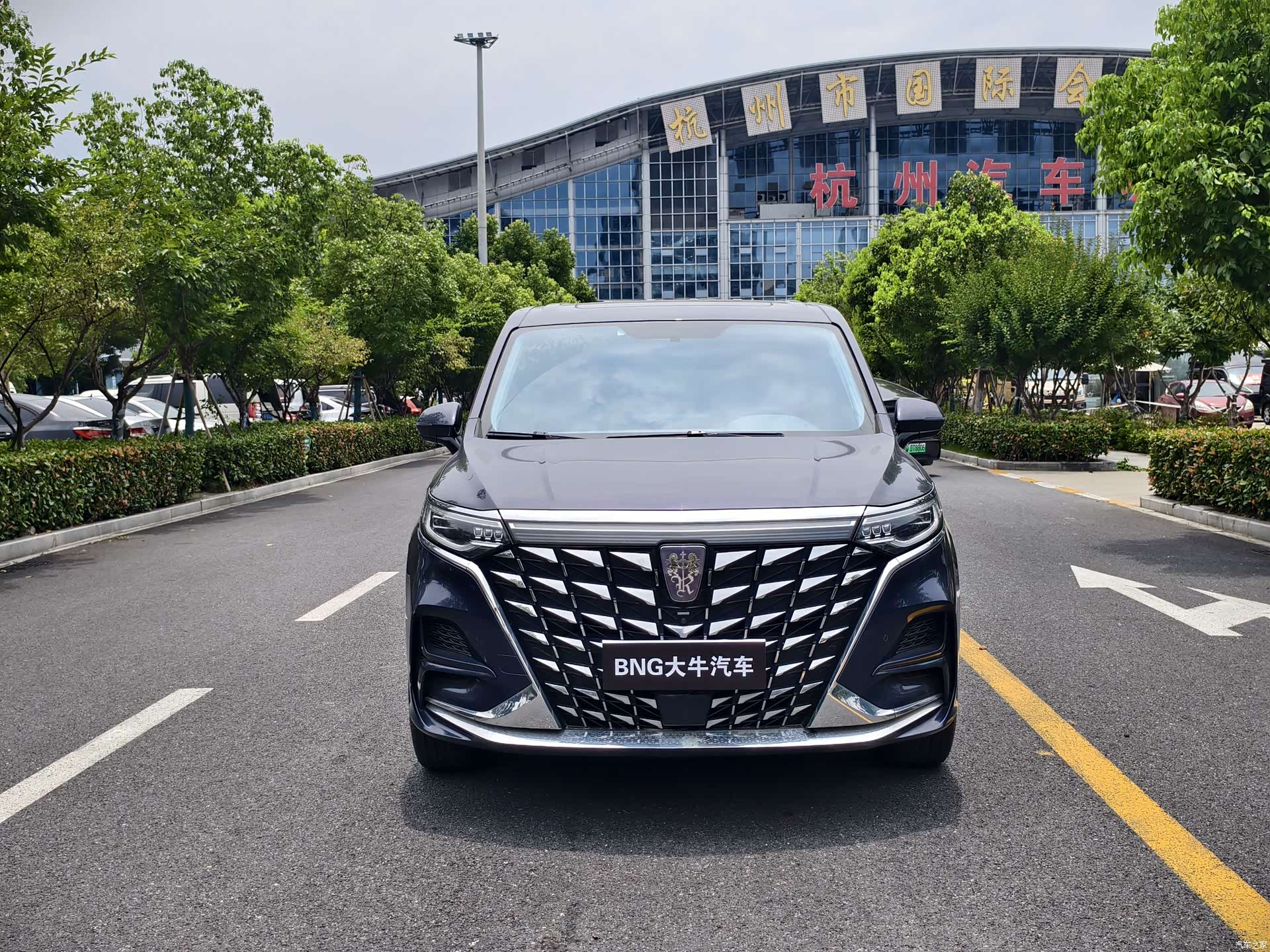Roewe iMAX8, 2023 2