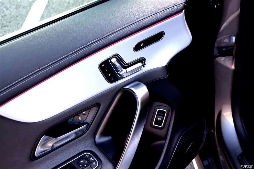 Mercedes-Benz CLA, 2023 все фото