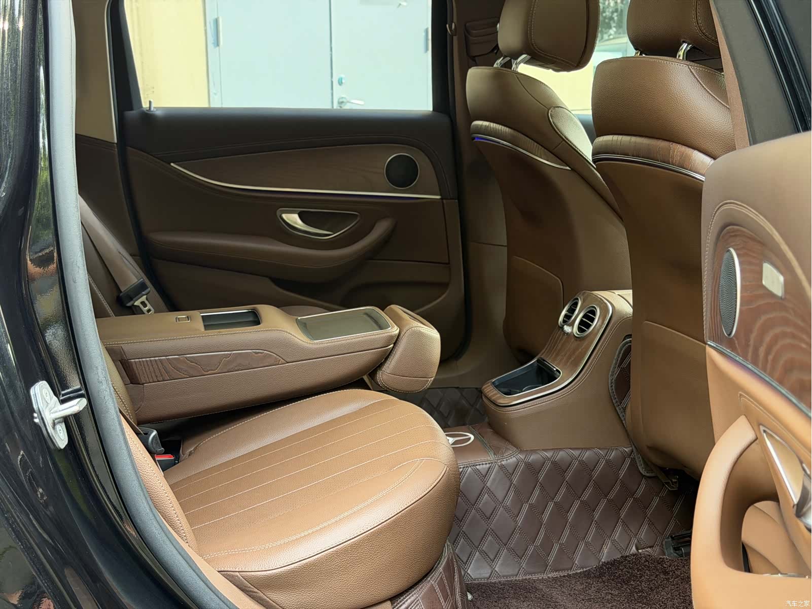 Mercedes-Benz E-Class, 2021 10
