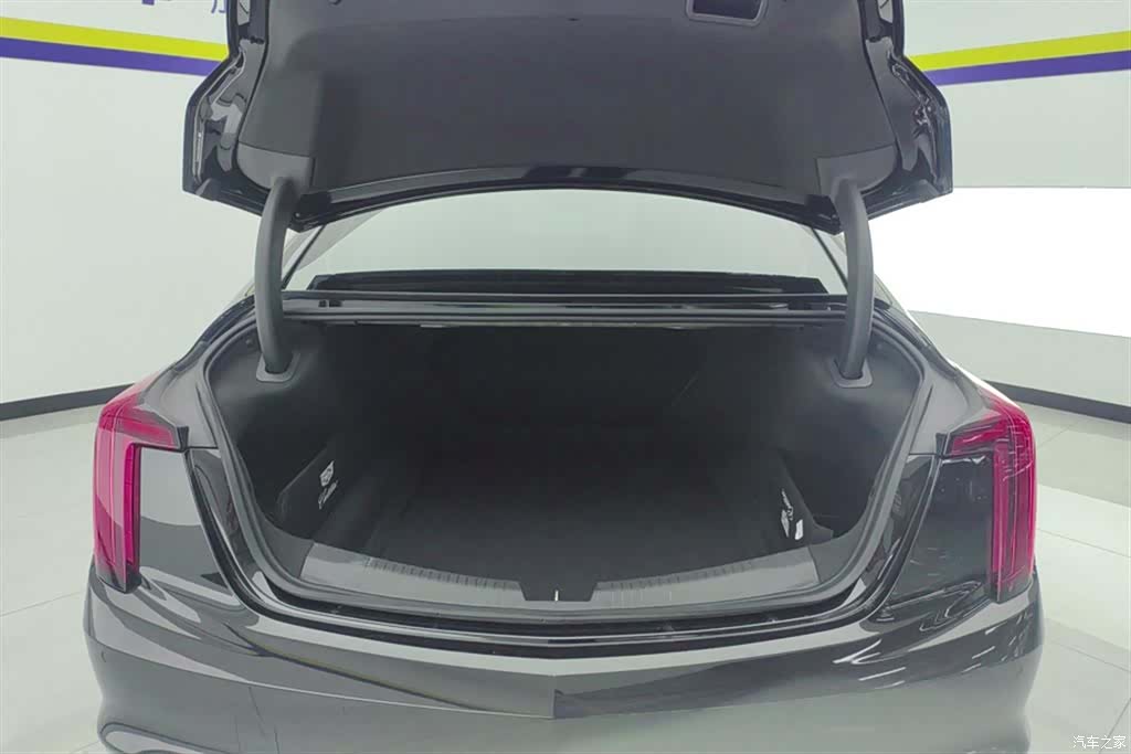 Cadillac CT5, 2022 4