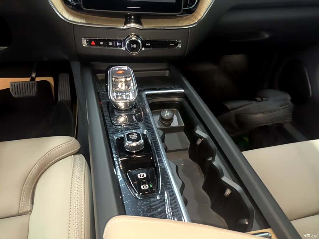 Volvo XC60, 2026 14