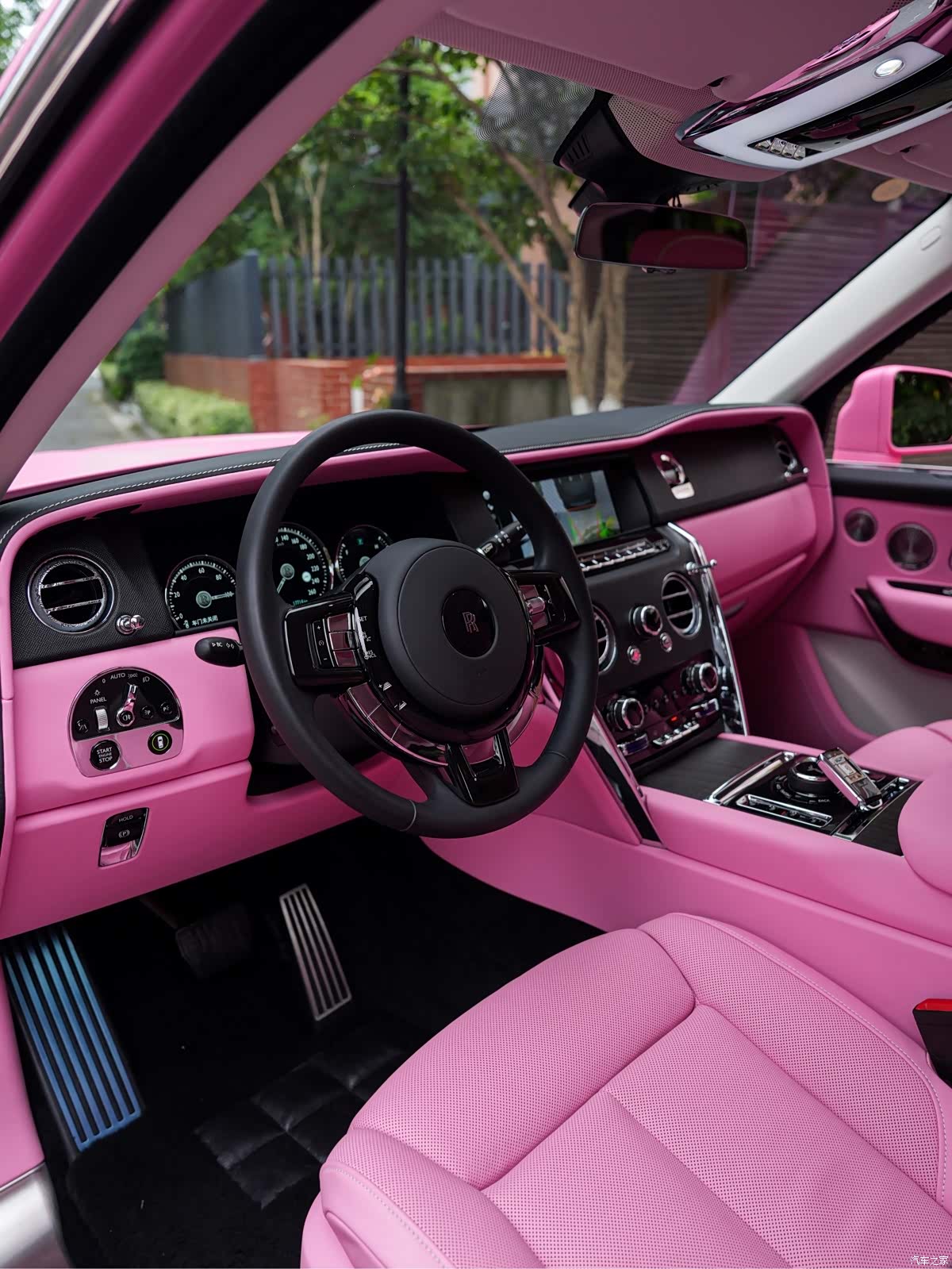 Rolls-Royce Cullinan, 2023 17