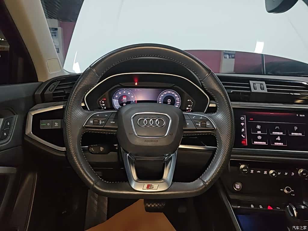 Audi Q3, 2021 11