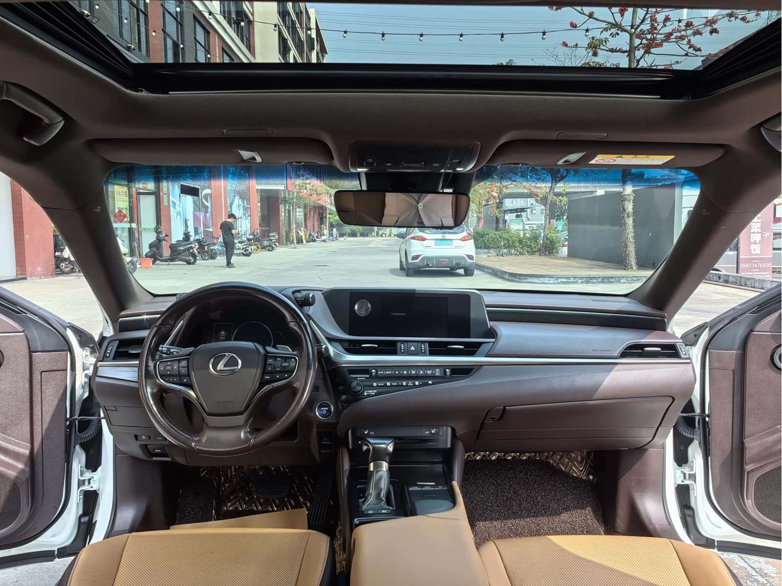 Lexus ES, 2019 12