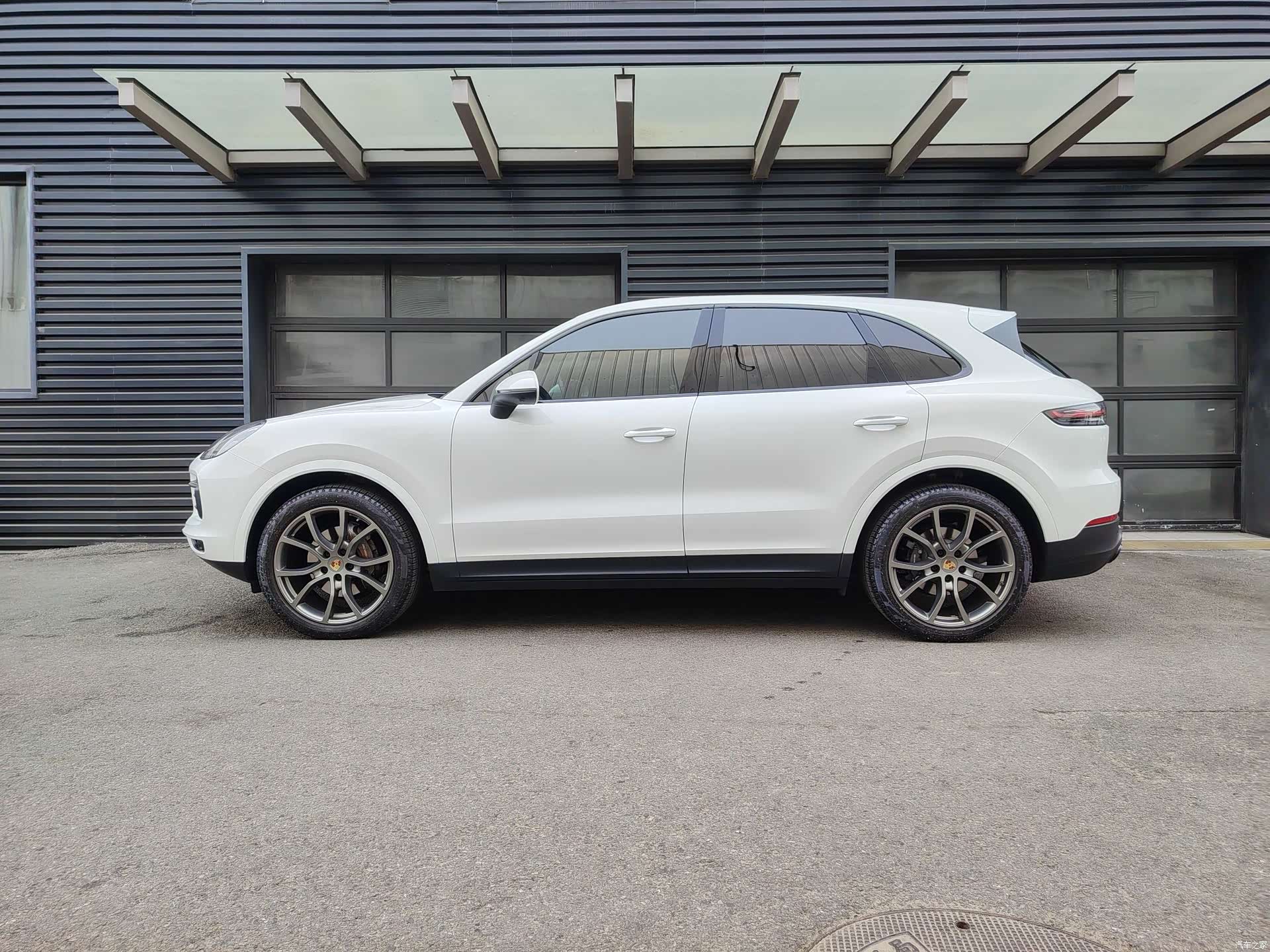 Porsche Cayenne, 2022 все фото