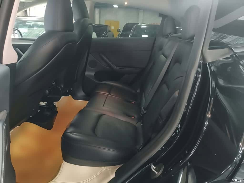 Tesla Model Y, 2024 17