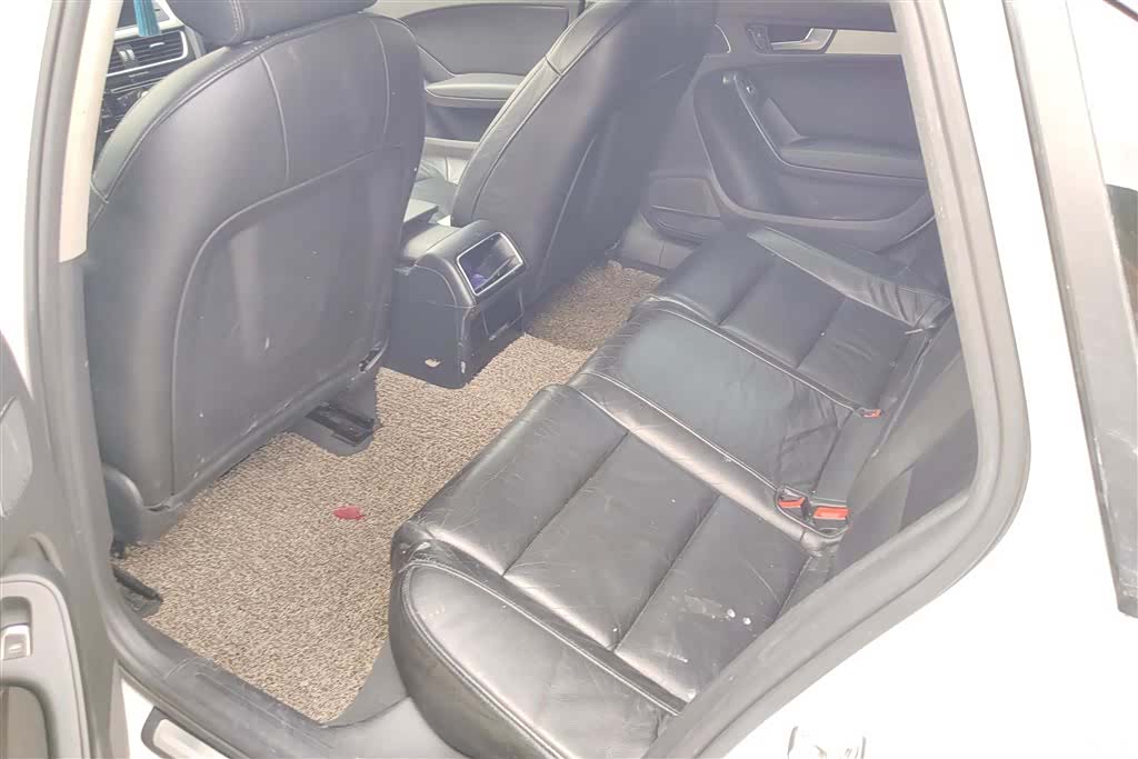 Audi A4L, 2013 11
