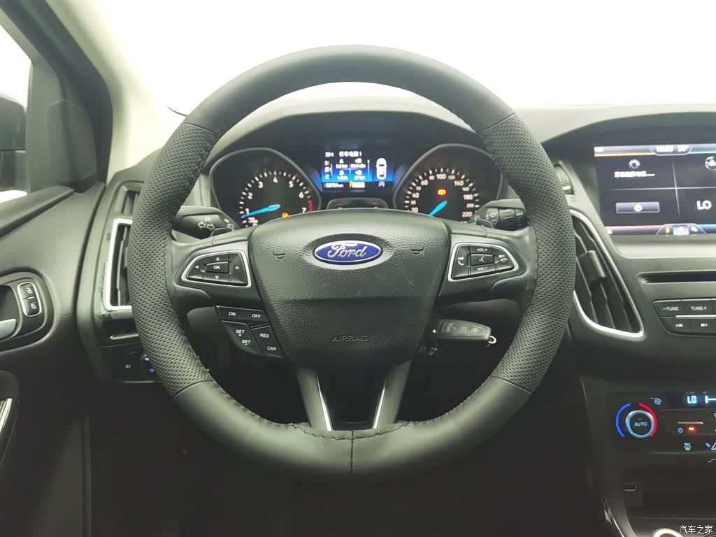 Ford Focus, 2016 11
