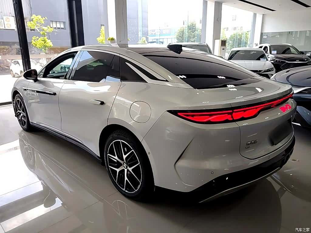 BYD Han, 2025 все фото