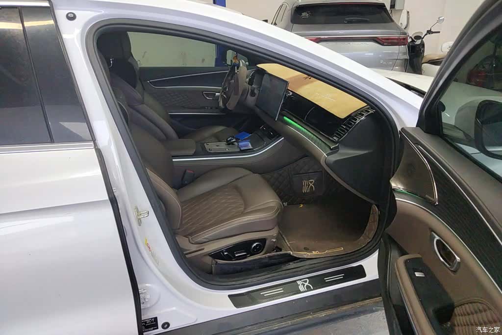 BYD Han, 2023 8